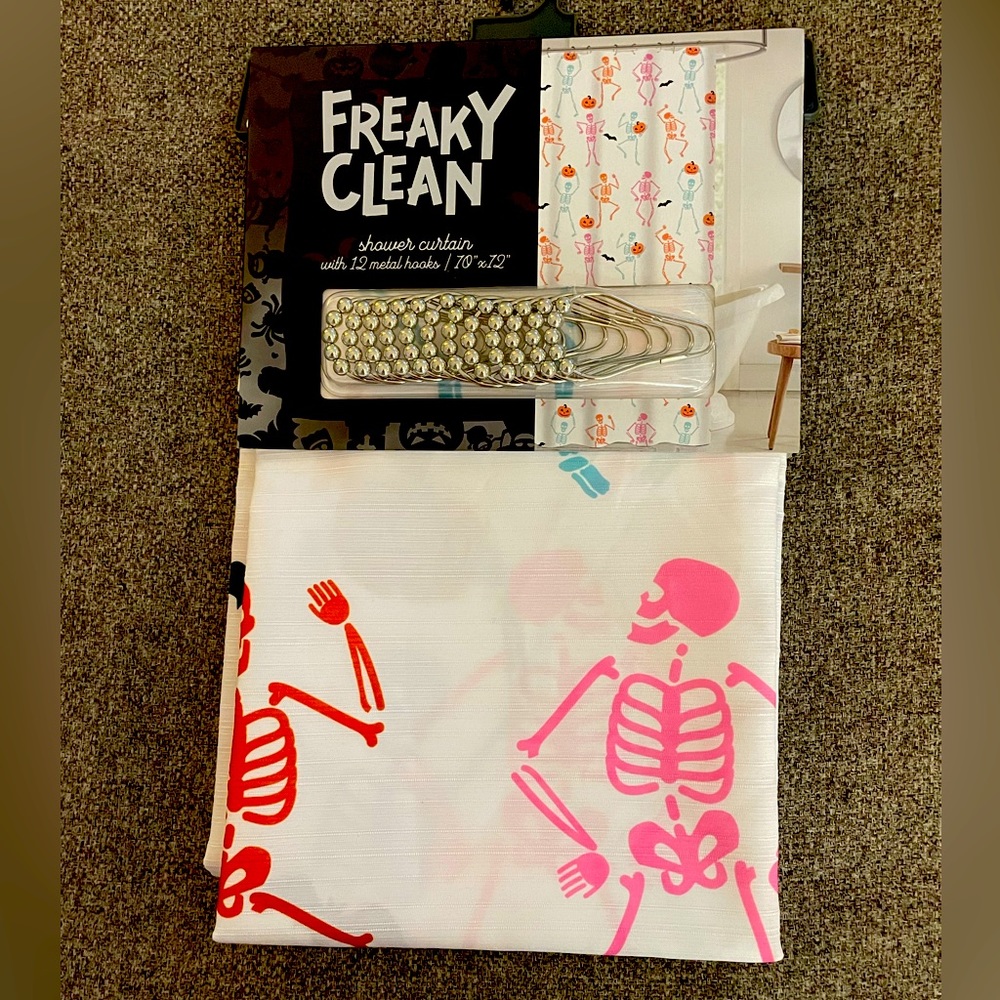 Oeko-Tek skeleton shower‎ curtain and hooks